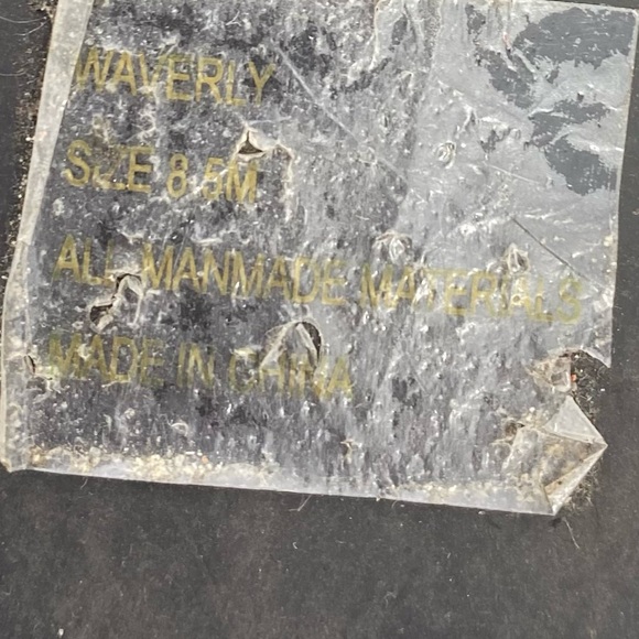 New Directions Waverly Gold Flat Thong Sandals - Picture 8 of 9